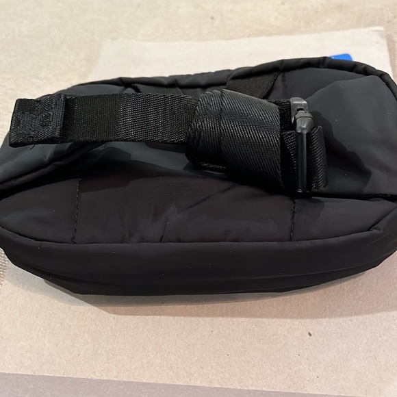 ADIDAS Originals 2.0 Sport Waist Pack/NWT - Picture 11 of 15